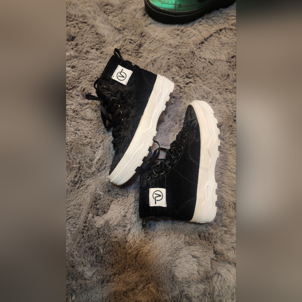 Black velvet vans